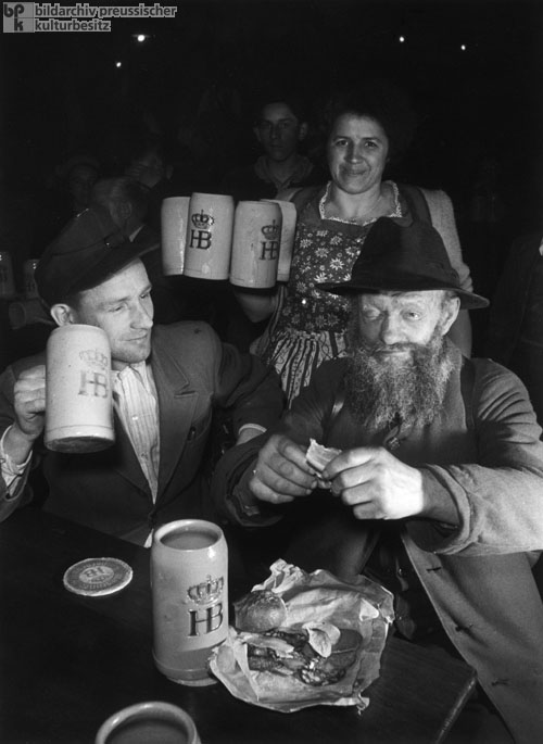 Lunch Time at the Hofbräuhaus in Munich (1951)